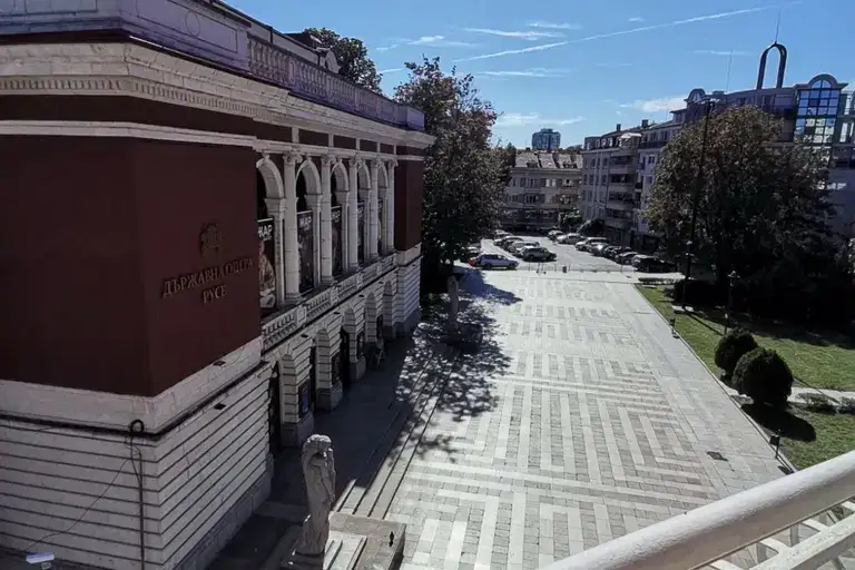 3-bedroom apartment in Ruse, Centyr