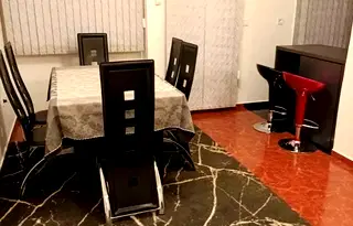 Тристаен апартамент с две остъклени тераси в центъра на Пловдив