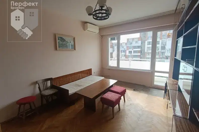 Тристаен апартамент във Велико Търново, Център
