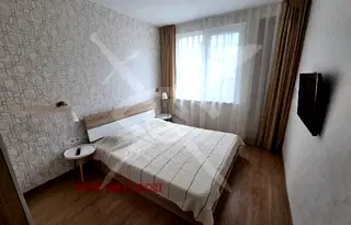 Тристаен апартамент с обзавеждане в центъра на Пловдив