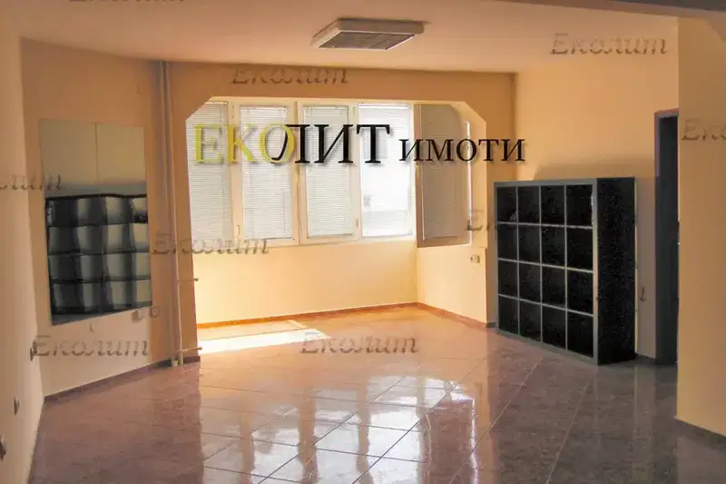 3-bedroom apartment in Sofiya, Centyr