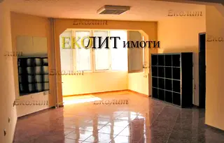 Тристаен апартамент в София, Център