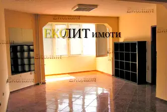 Тристаен апартамент в София, Център