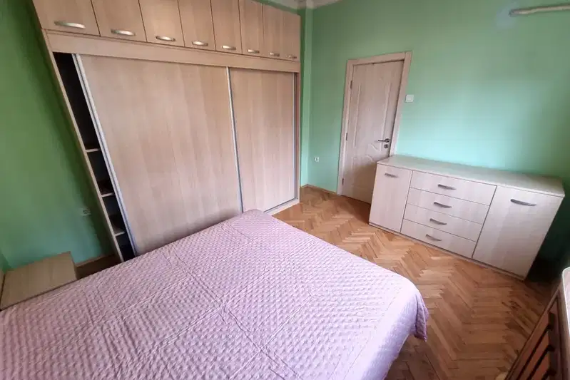 Тристаен апартамент в София, Център