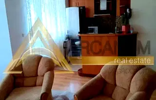 Тристаен апартамент с просторен хол и тераса в центъра на Варна