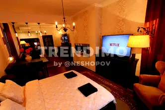 Тристаен апартамент с югоизточно изложение в центъра на София