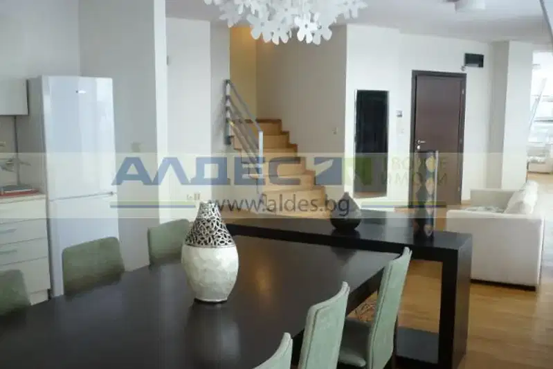 3-bedroom apartment in Sofiya, Doktorski Pametnik