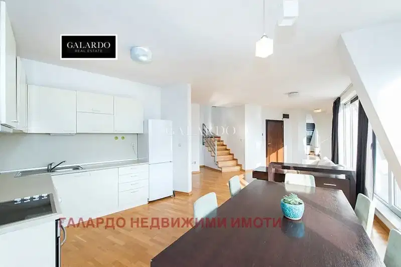 3-bedroom apartment in Sofiya, Doktorski Pametnik