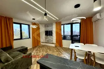Тристаен апартамент в Пловдив, Христо Смирненски
