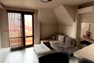 Луксозен тристаен апартамент с тераси и градска панорама в Каменица 1
