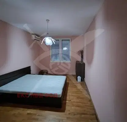 Снимка 3 — Тристаен апартамент с обзавеждане в Каменица 1, Пловдив