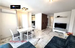 Обзаведен тристаен апартамент с паркомясто в Кръстова вада