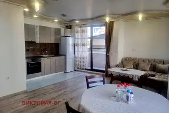 Обзаведен 3-стаен апартамент с климатици в Кършияка, Пловдив