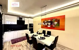 Просторен тристаен апартамент с модерна кухня в Лагера, София