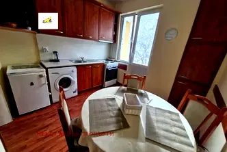 Тристайно обзаведено жилище с южно изложение в Лагера, София
