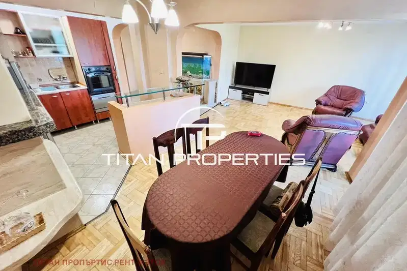 3-bedroom apartment in Burgas, Lazur