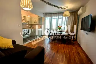 Тристаен апартамент с практично разпределение в Лазур, Бургас