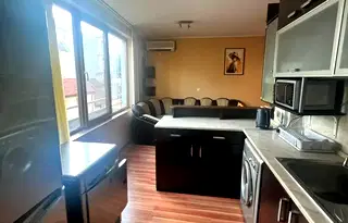 Тристаен апартамент в Бургас, Лазур