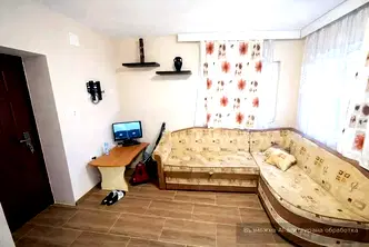 Тристаен апартамент с югоизточно изложение в Лятно кино Тракия, Варна