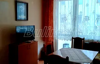 Тристаен апартамент с просторни стаи в Лятно кино Тракия, Варна