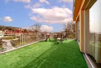 3-стаен апартамент с гледка към море в м-т Ален мак, Кабакум