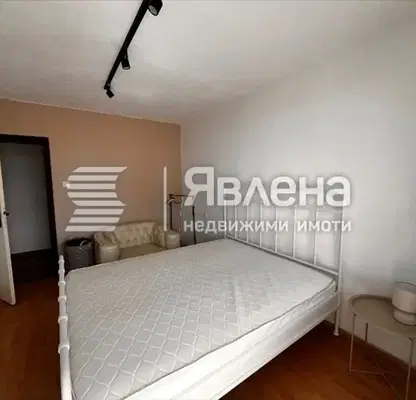Снимка 3 — Тристаен апартамент в Благоев, Освобождение