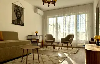 Тристаен апартамент с отделна кухня в Тракия, Пловдив