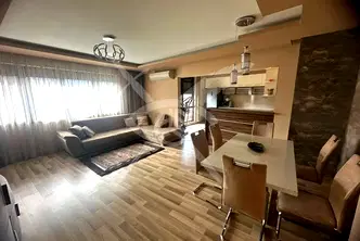 Тристаен апартамент с две паркоместа в кв. Витоша, София