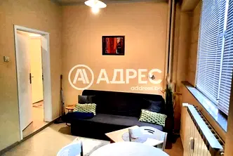 Тристаен апартамент с източно изложение до Западен парк, София