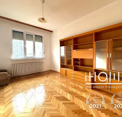 Снимка 3 — Тристаен апартамент с топлоцентрално отопление в Зона Б-18, София