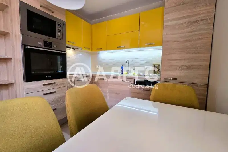 3-bedroom apartment in Sofiya, Zona B-19
