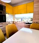 Тристаен апартамент с югозападно изложение в Зона Б-19, София