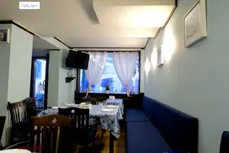 Заведение в София, Иван Вазов
