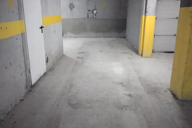 Garage/Parking in Sofiya, Centyr
