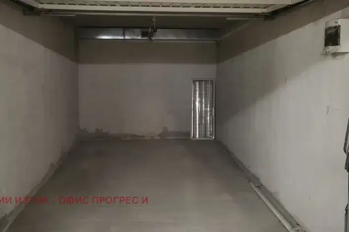 Гараж/Паркомясто в София, Малинова долина