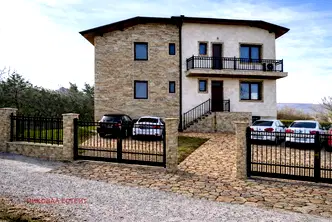 Многостаен апартамент в с. Лозен