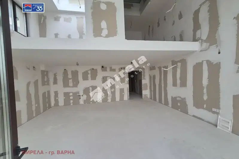 Партерен 4-стаен мезонет с двор в м-т Ален мак, Варна
