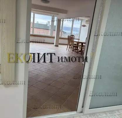 Снимка 3 — Панорамен четиристаен апартамент с гараж в Бриз, Варна