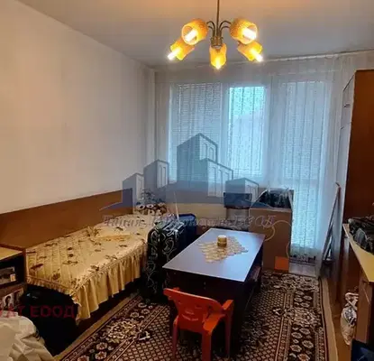 Photo 2 — 4-bedroom apartment in Shumen, Centyr
