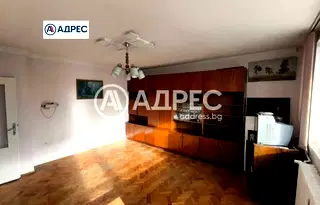 Многостаен апартамент в Раз, Център