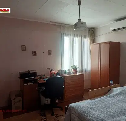 Снимка 2 — Многостаен апартамент в Добрич, Център