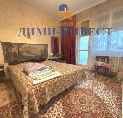 Снимка 2 — Многостаен апартамент в Добрич, Център