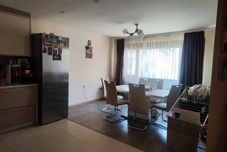 4-bedroom apartment in Yambol, Centyr