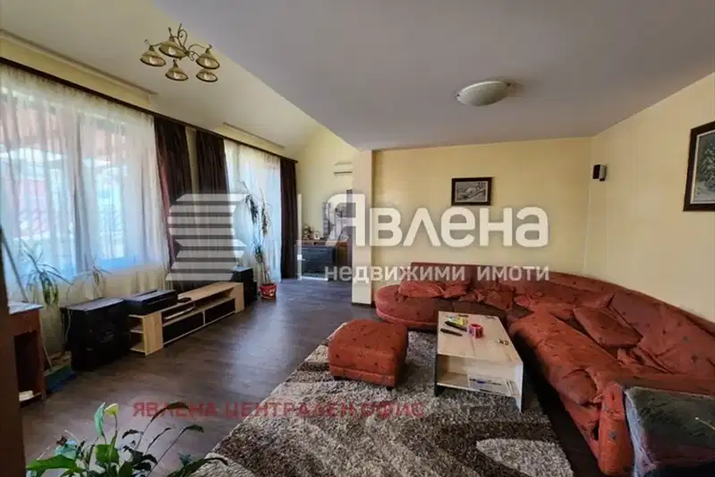 4-bedroom apartment in Sofiya, Centyr