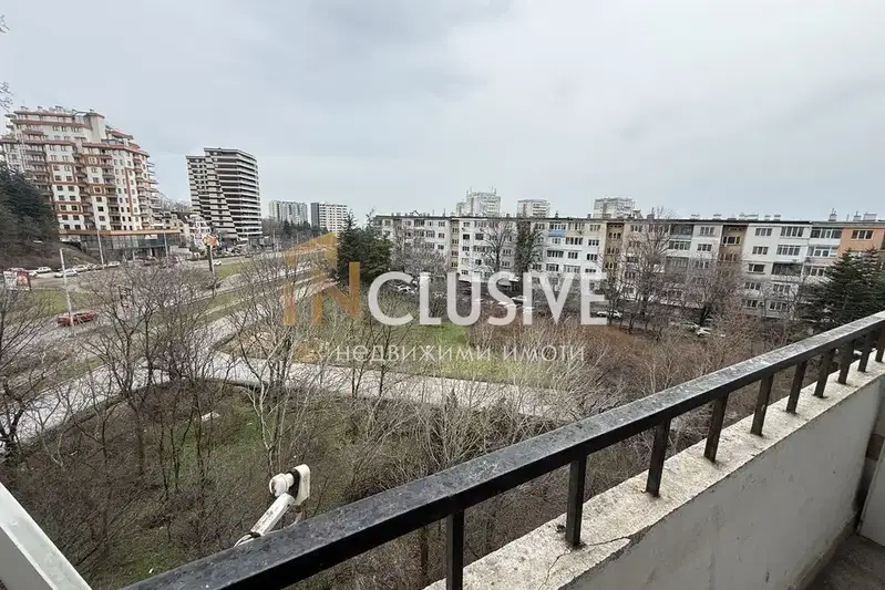 Четиристаен апартамент с три тераси в кв. Чайка, Варна