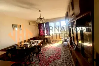 Просторен 4-стаен апартамент с панорамна гледка в Чайка, Варна