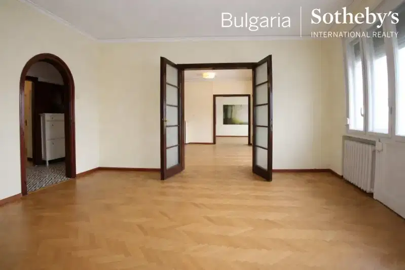 4-bedroom apartment in Sofiya, Doktorski Pametnik