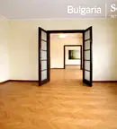 Просторен четиристаен апартамент с камина в Докторски паметник, София