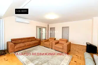 Многостаен апартамент в София, Изток