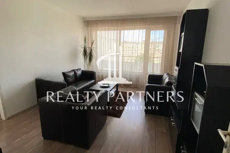 4-bedroom apartment in Pernik, Iztok